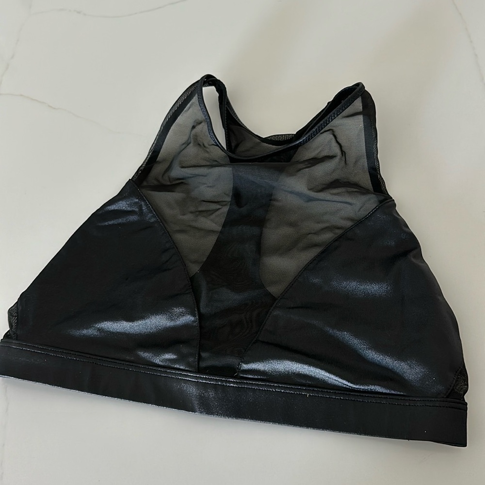 Victoria Sport Bra with mesh detailing